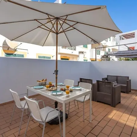 Bright & Cozy House With Terrace By Hostwise