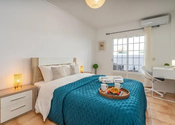 Διαμέρισμα Bright & Cozy House With Terrace By Hostwise