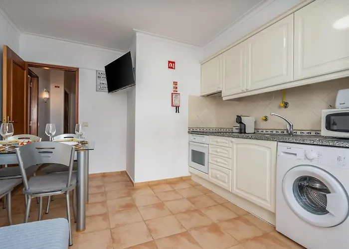 Bright & Cozy House With Terrace By Hostwise شقة *