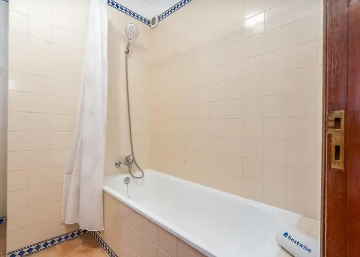 شقة Bright & Cozy House With Terrace By Hostwise