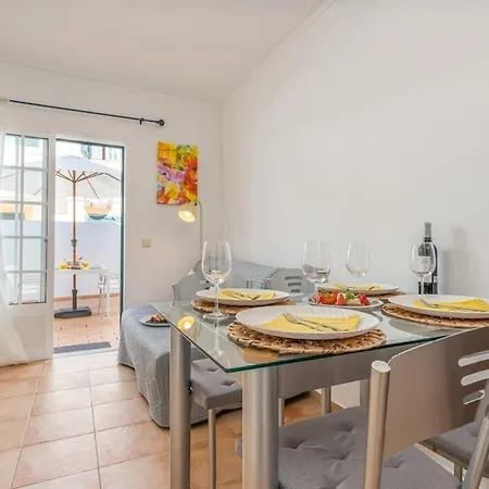 Bright & Cozy House With Terrace By Hostwise Lägenhet *
