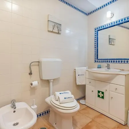 דירה Bright & Cozy House With Terrace By Hostwise *