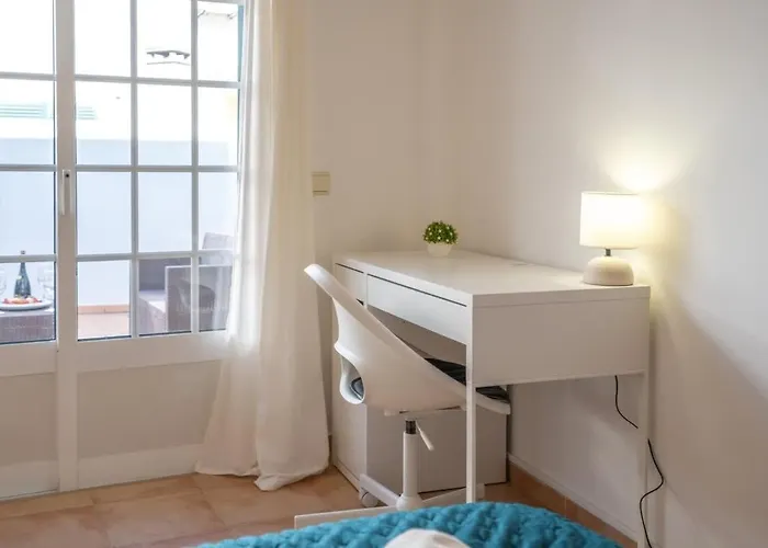Bright & Cozy House With Terrace By Hostwise Appartement *