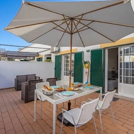 Bright & Cozy House With Terrace By Hostwise *