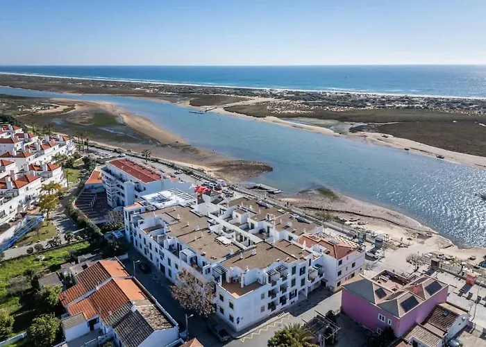 Bright & Cozy House With Terrace By Hostwise *